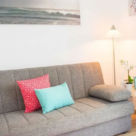 Steps To The Beach!!!